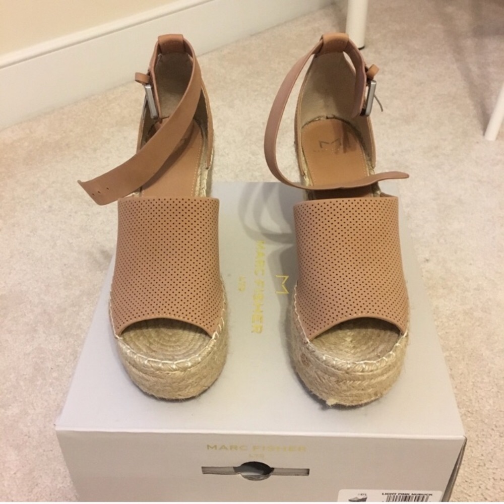 Marc Fisher adalyn wedges